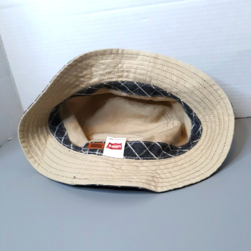 Levi hat - Picture 2 of 2